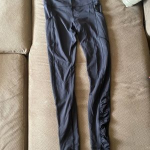 Lululemon black speed tight legging size 4
